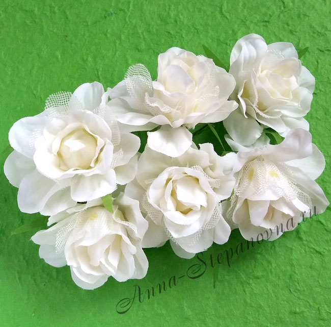 Букетик «Розы Элегант» белые
