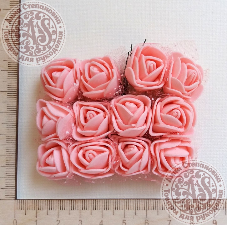 Букетик роз из фоама с сеточкой Теплый розовый
