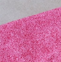 Ткань для пэчворка и скрапбукинга Розовые завитки